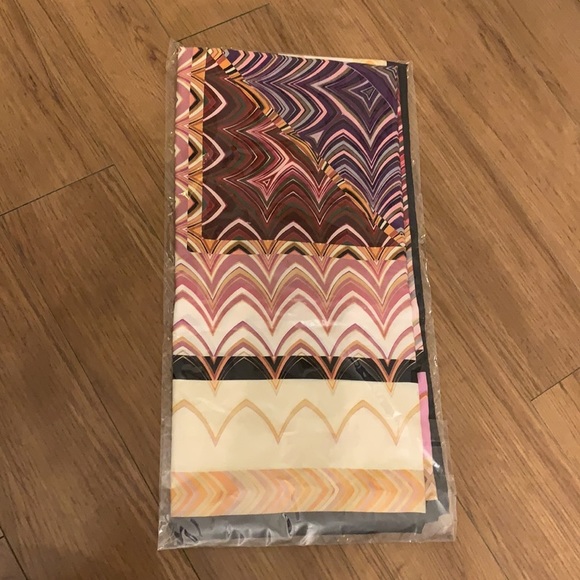 💕x3HP💕Missoni geometric zig zag chevron print silk scarf - Picture 4 of 8